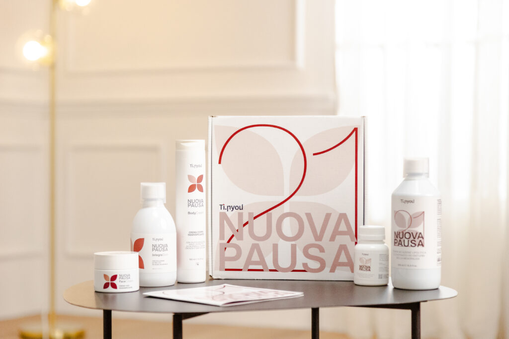 Linea completa Nuova Pausa di Ti.nyou per supportare il benessere e la bellezza in menopausa.