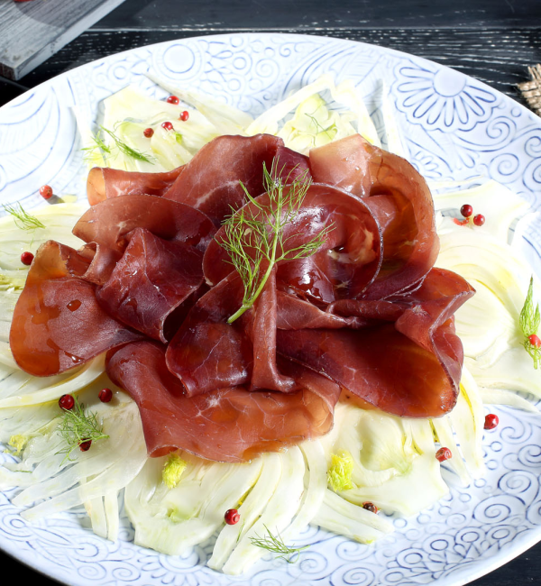 Insalata con rucola, finocchi e bresaola